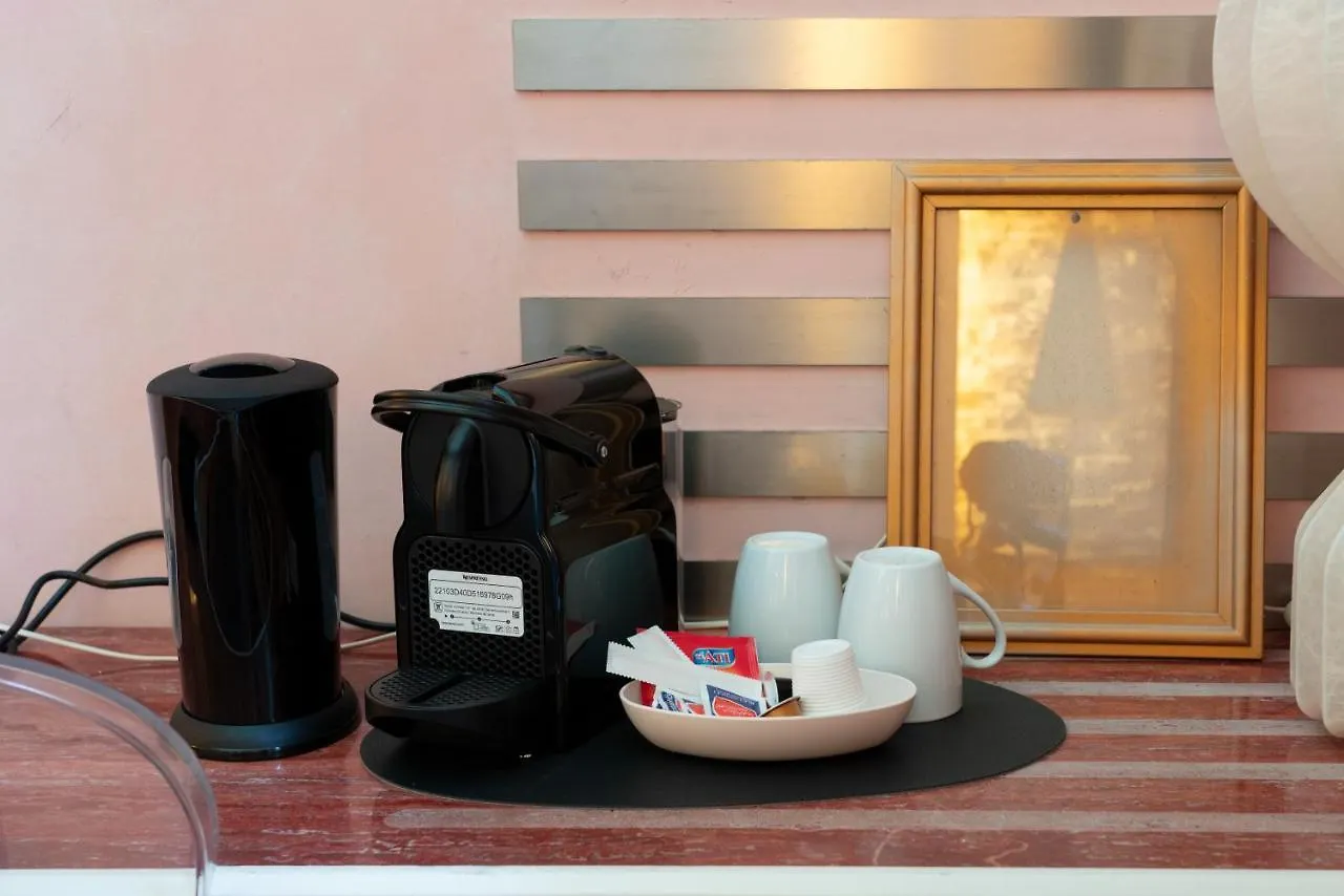 Guest house Aurora Garden Lodging - Rooms & Apartment Florence Italy