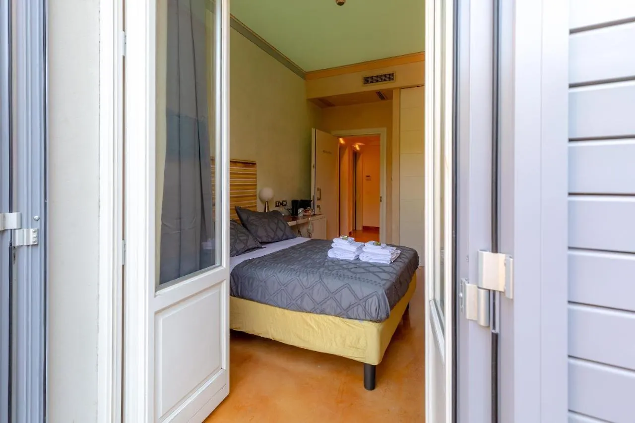 Guest house Aurora Garden Lodging - Rooms & Apartment Florence
